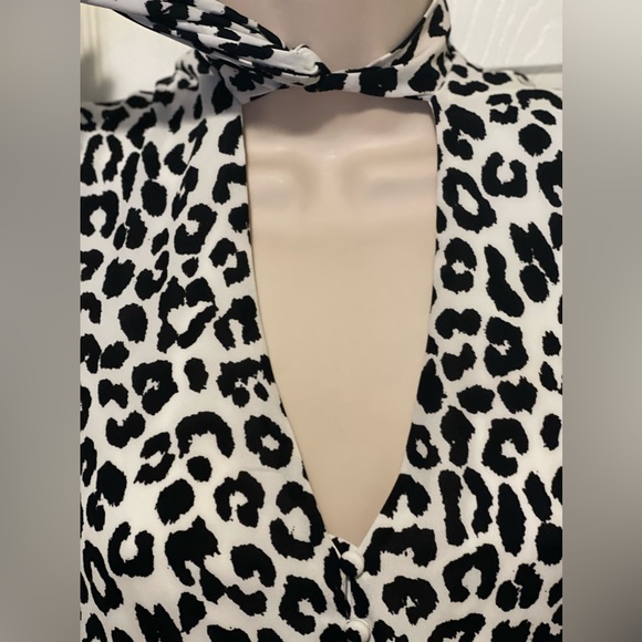 Express Animal Print Bow Tie Midi Dress - Picture 5 of 8